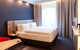 Holiday Inn Express Munich - Olympiapark, an IHG Hotel